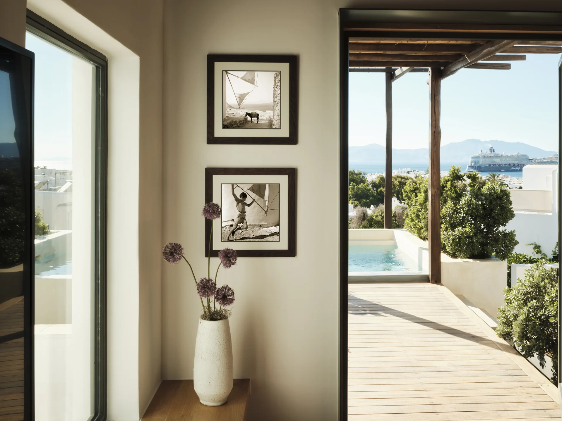 Villa interior art