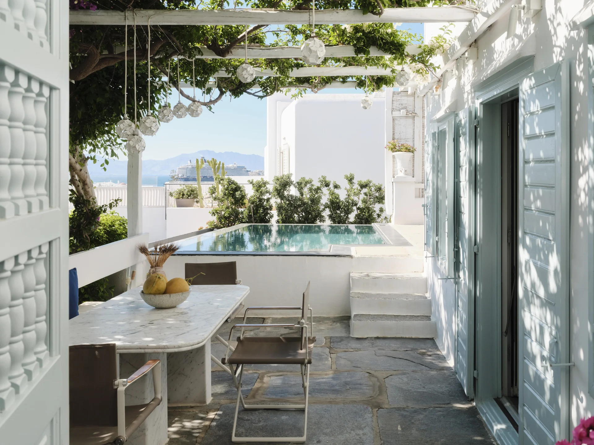 Villa terrace pool