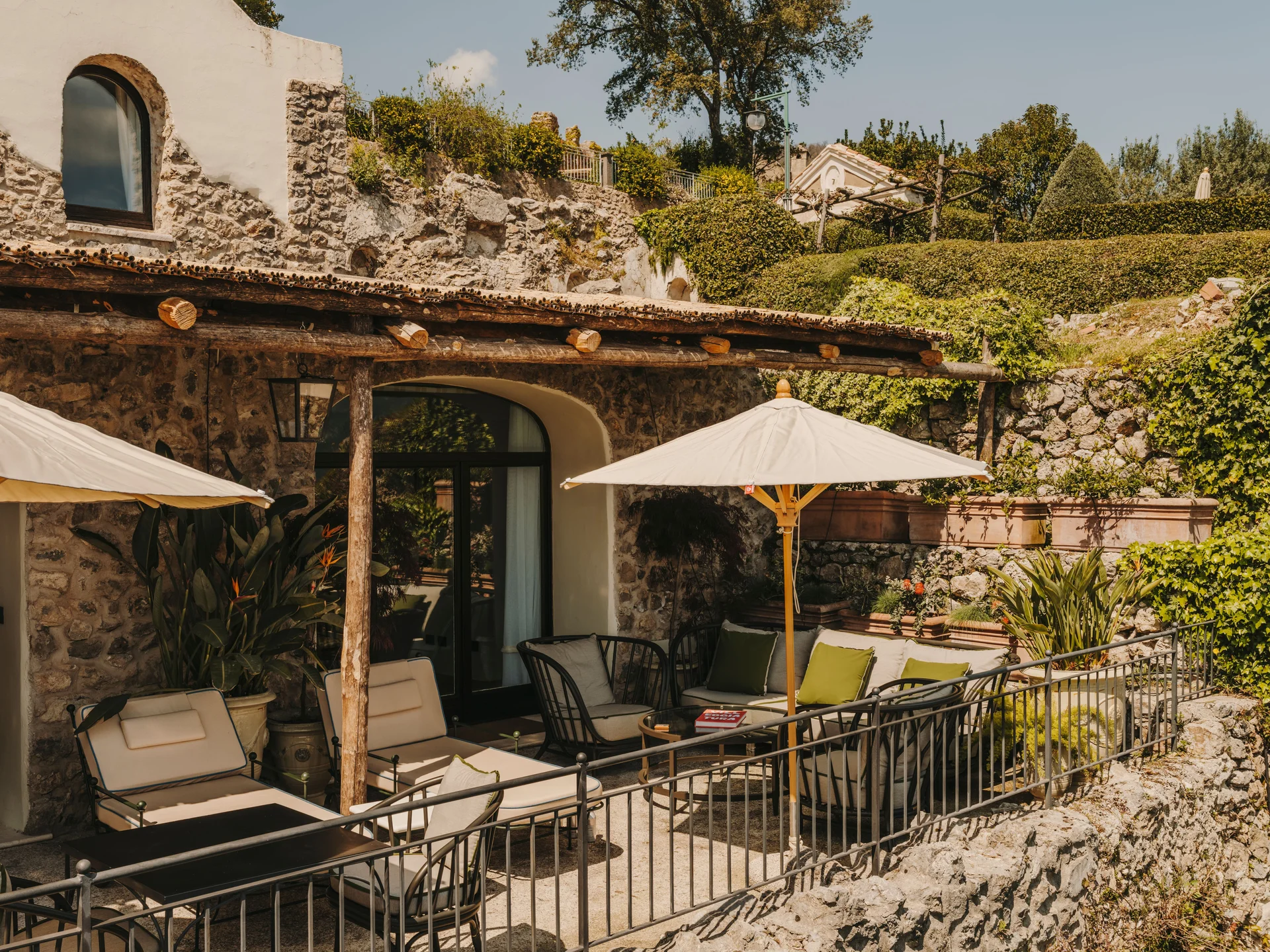Caruso accommodation terrace