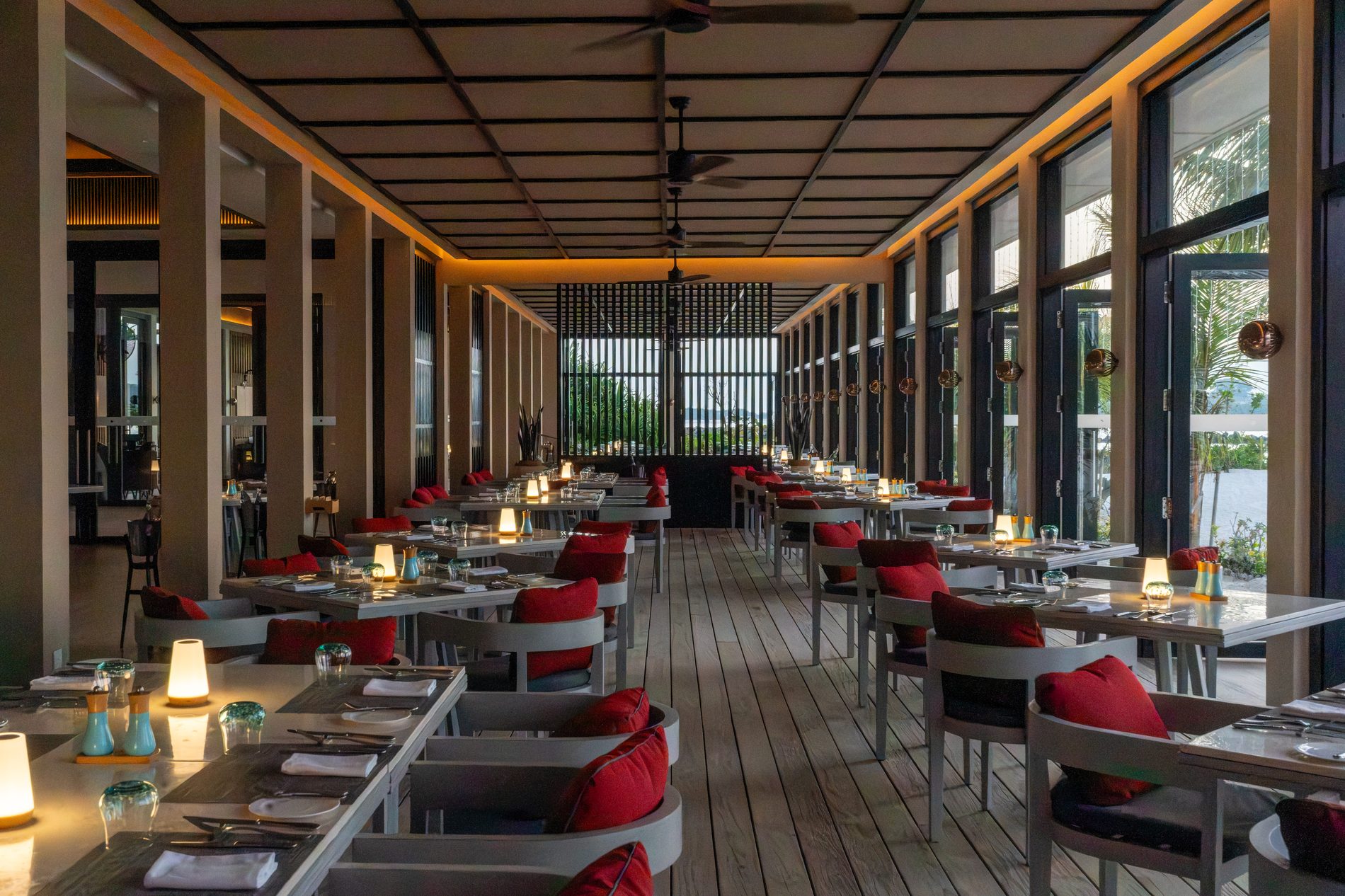 Restaurant with sea view, Kuda Villingili